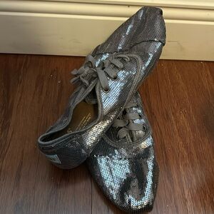 Tom’s sequin lace up cardones size 8.5